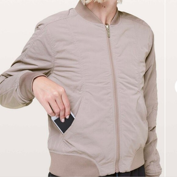 Lululemon Flip It & Reverse It Jacket Smoky Blush / Smoky Blush Size 12 - Picture 3 of 15